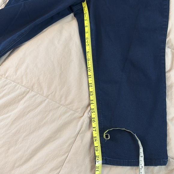 Chico's Perfect Stretch Capri Pants - Picture 5 of 6